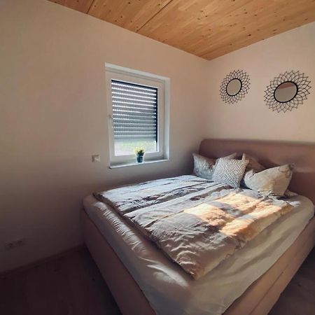 Zimmer M. Eigenem Bad Und Badewanne Direkt Am Wald Amöneburg Exteriör bild
