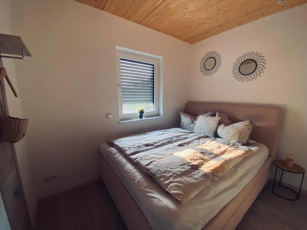 Zimmer M. Eigenem Bad Und Badewanne Direkt Am Wald Amöneburg Exteriör bild
